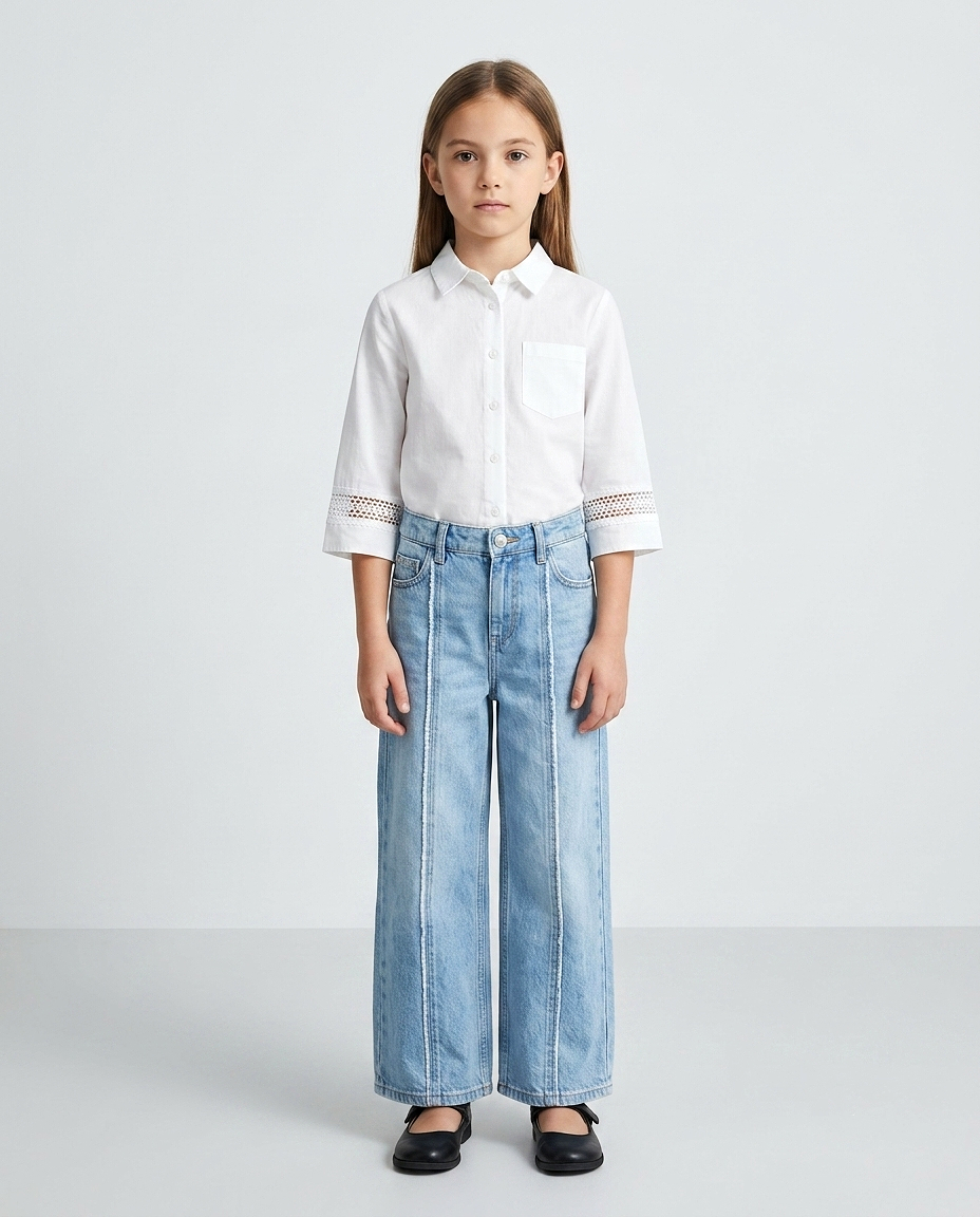 Light Wash Wide Leg Frayed Jeans