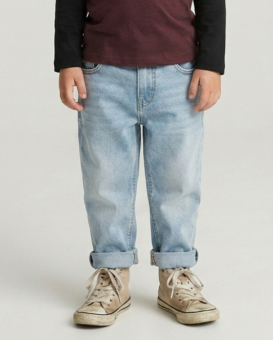 Light Wash Relaxed Jeans